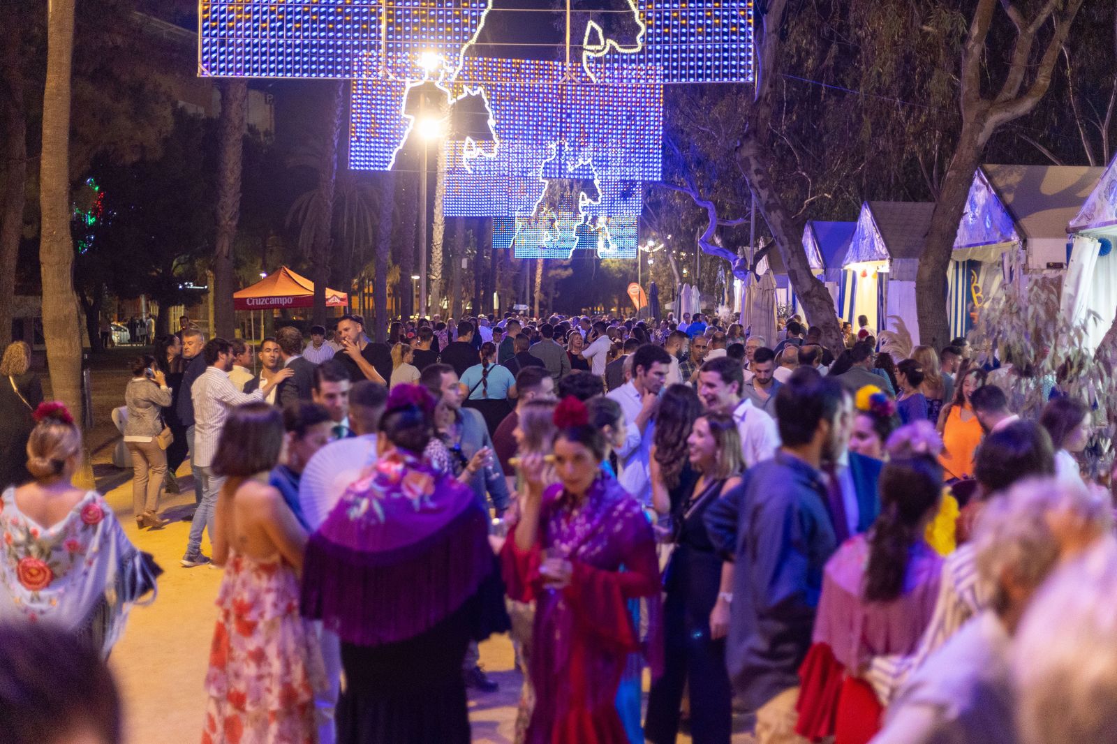 Feria del Caballo 2023: Imágenes del ambiente en la noche del sábado