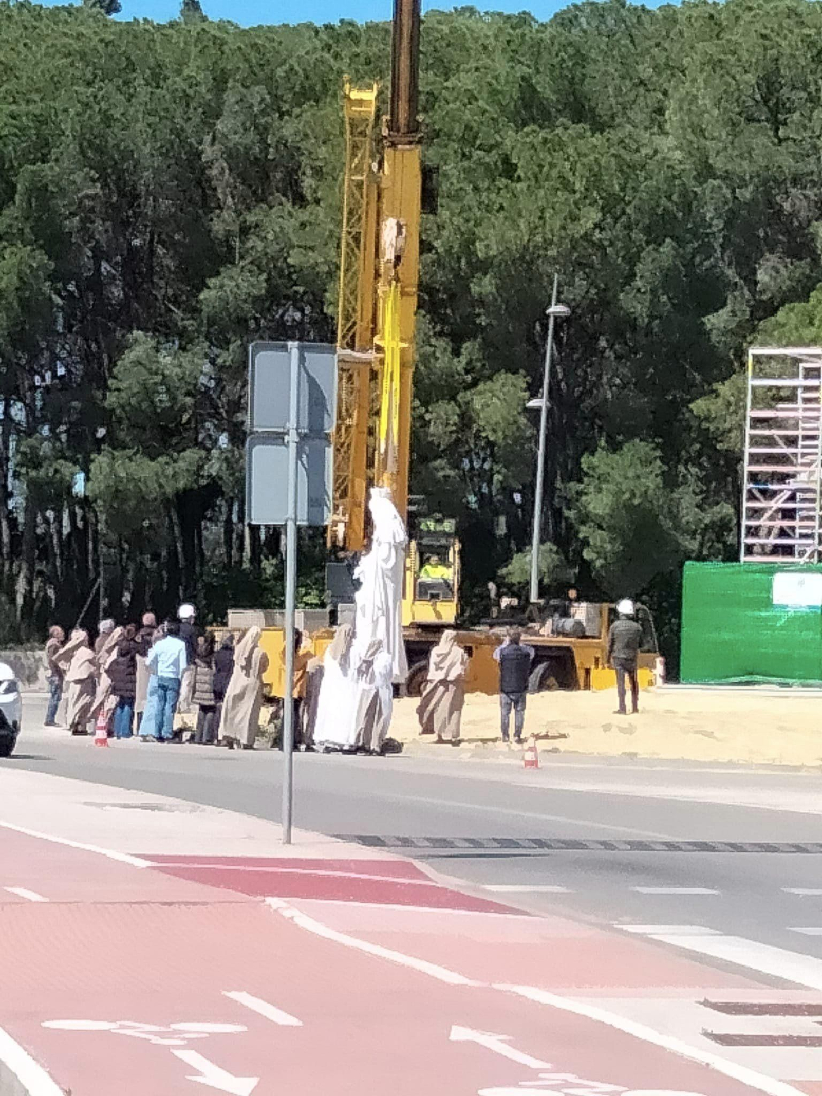 Las Hijas de Santa María del Corazón de Jesús estuvieron presente durante la instalación.
