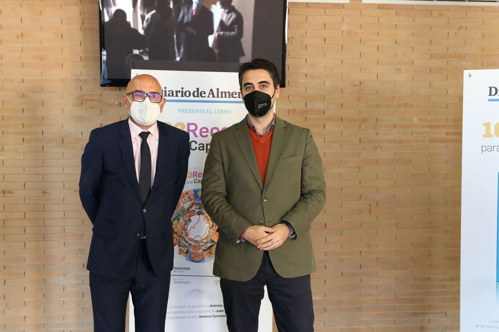 Fotogalería presentación libro '103 Recetas para una Capitalidad'. Almería