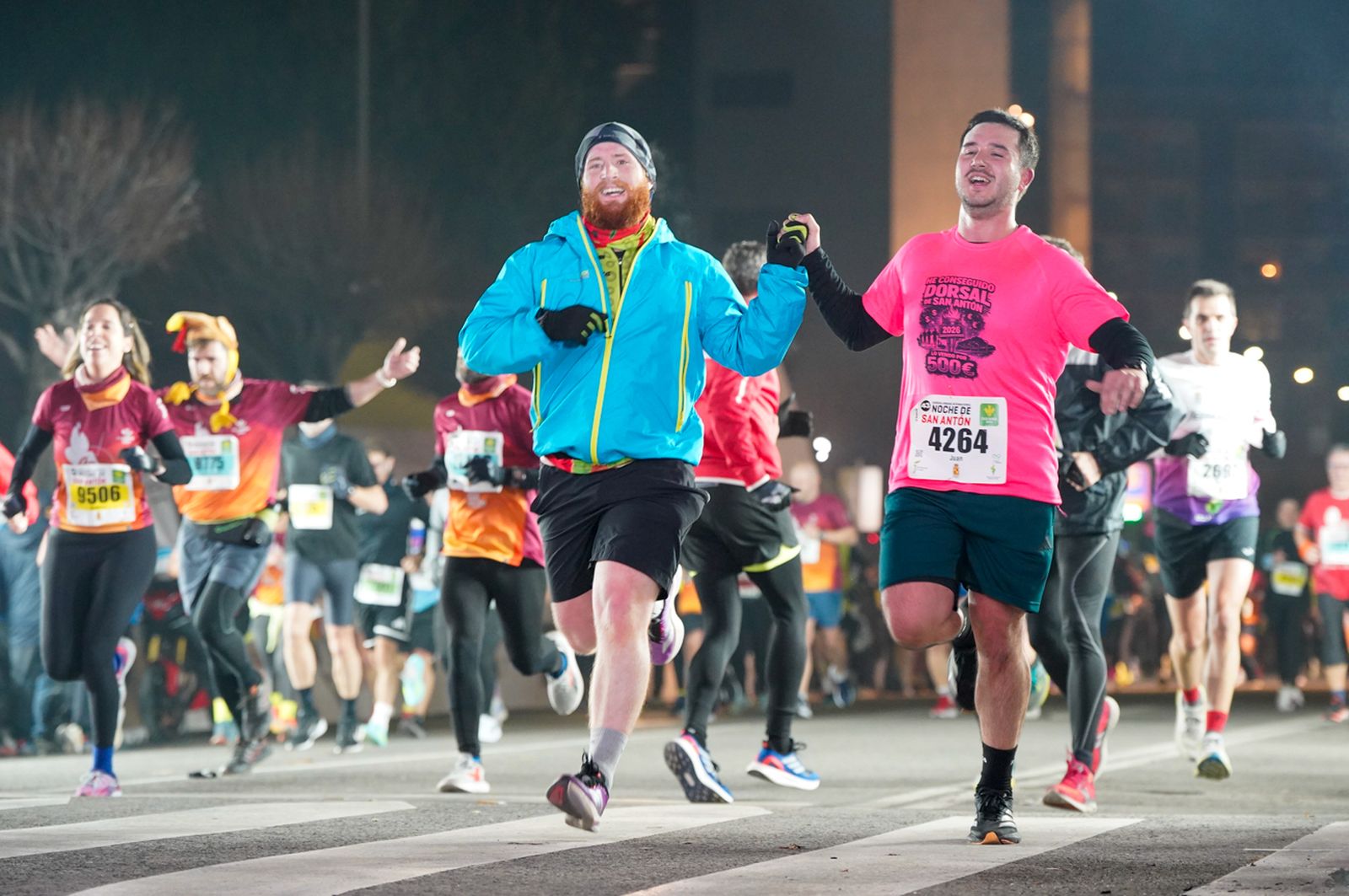 En imágenes: búscate en tu llegada a meta de la Carrera de San Antón 2026 (13)