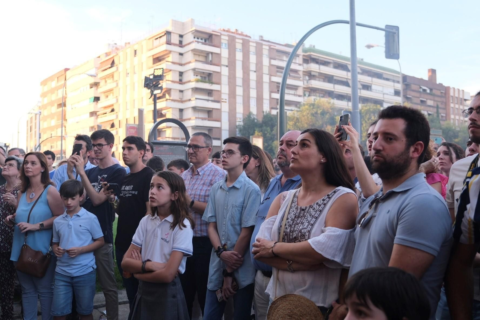 La procesión extraordinaria de la Quinta Angustia en Córdoba, en imágenes