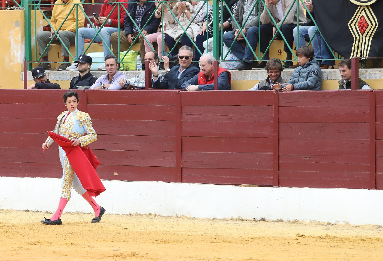 Imágenes de la novillada previa a la Semana Santa en la plaza de toros de La Línea