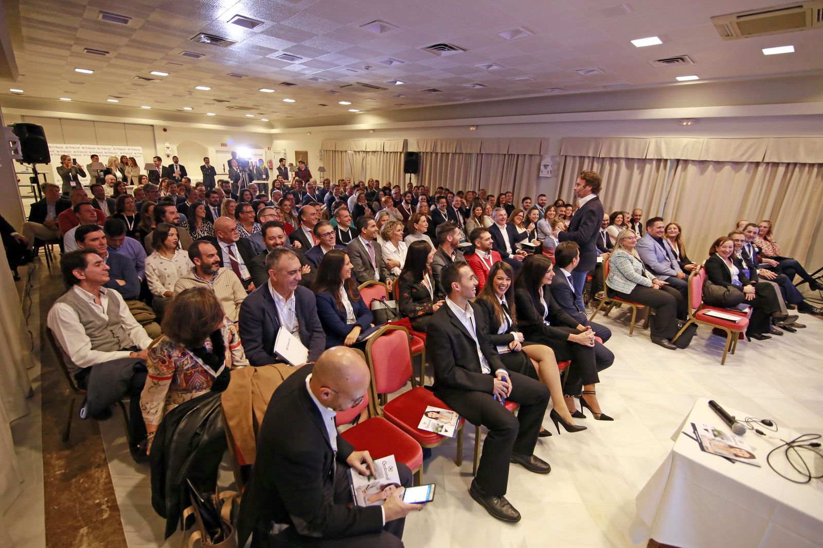 Gaboral organiza una conferencia de Víctor Küppers en Hotel Jerez