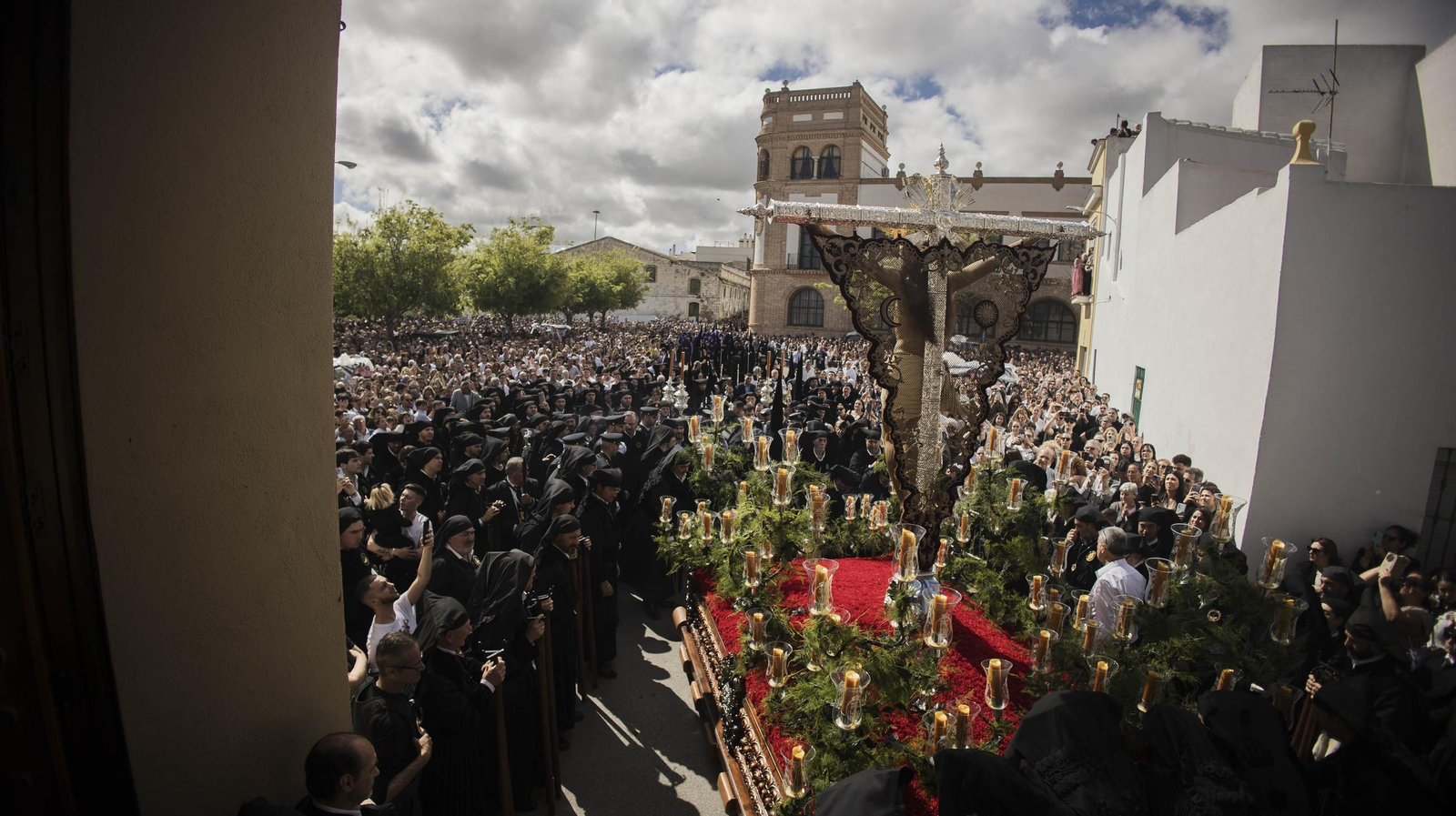 Imágenes de la Hermandad del Cristo de la Expiración en el Viernes Santo de Jerez 2025