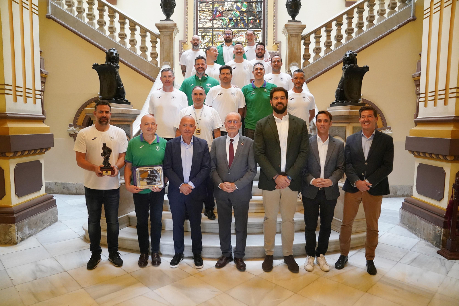 El alcalde recibe a los Campeones del Mundo +35 del Unicaja