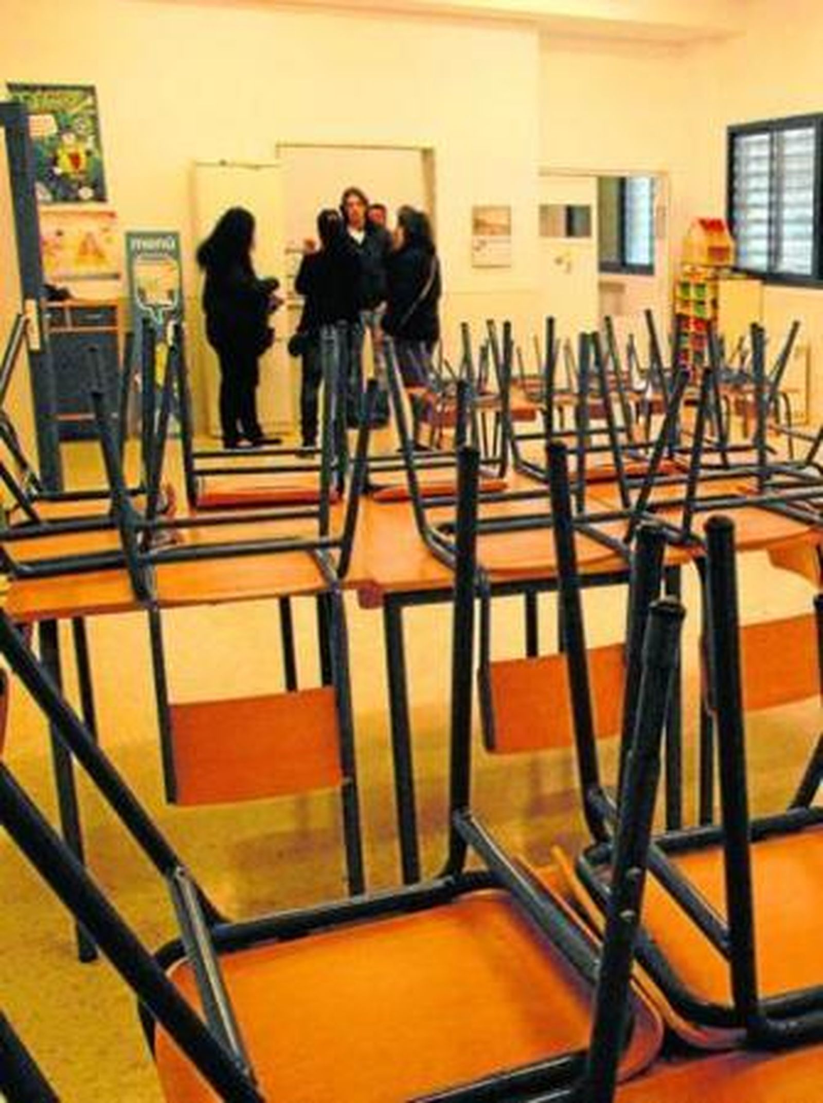 Comedor del colegio isleño Servando Camúñez, vacío a causa de la huelga de Brassica.