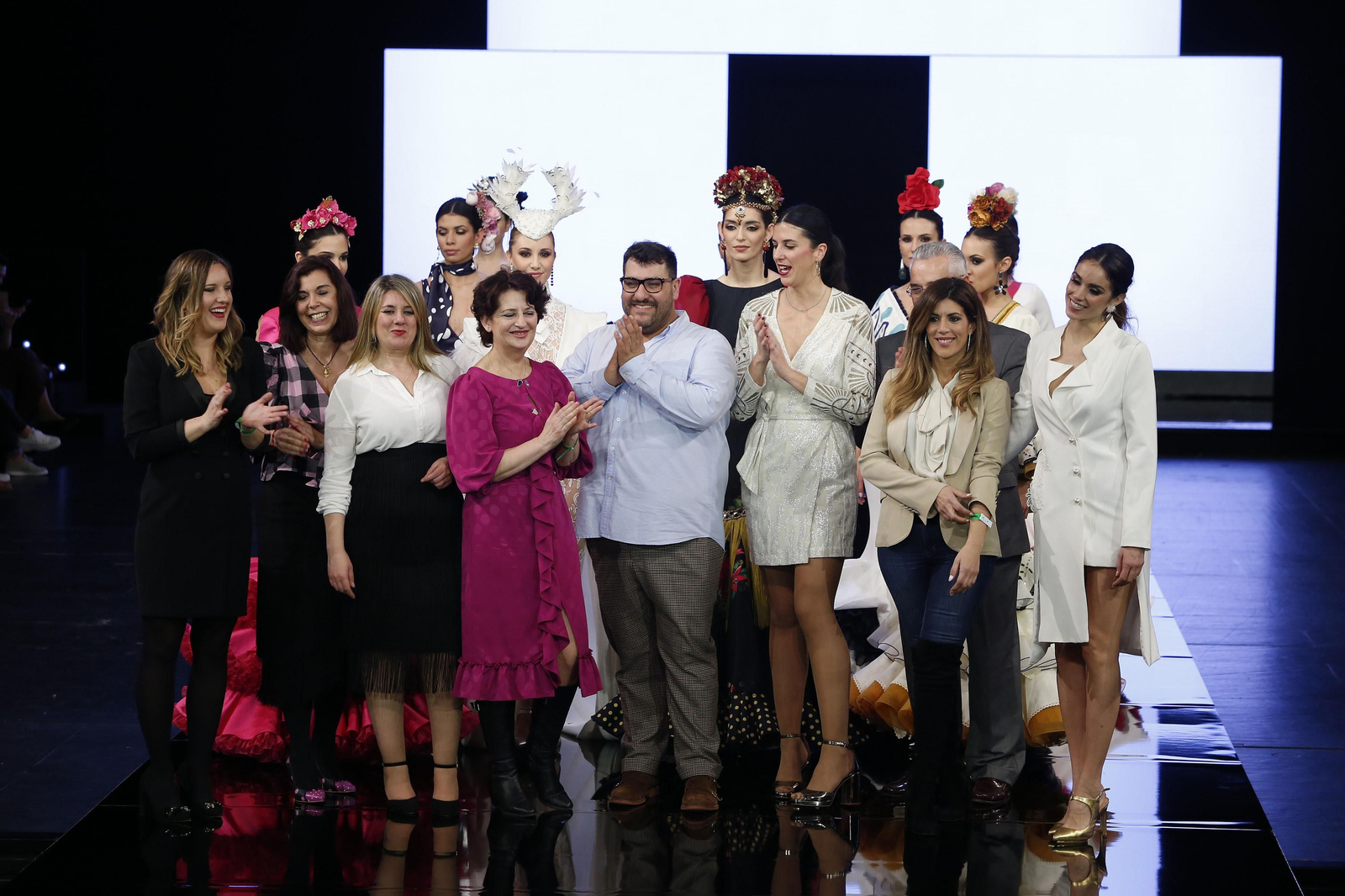 Foto de familia de los diseñadores de Granada en SIMOF 2020.