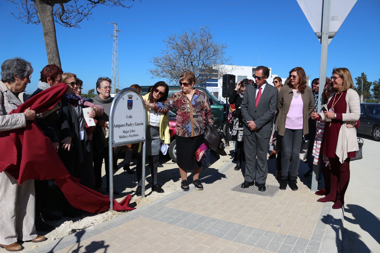 Inauguración de la calle frente al centro de especialidades de La Longuera.