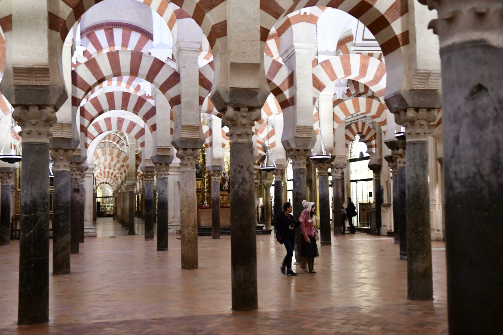 Interior de la Mezquita-Catedral de Córdoba. Interior de la Mezquita-Catedral de Córdoba.