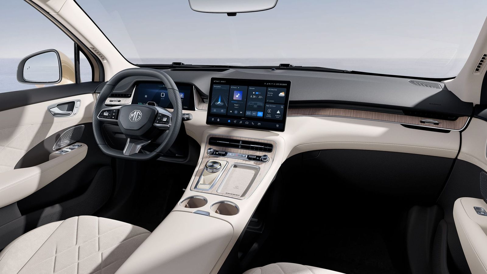 Doble pantalla más un head-up display y la central con conexión inalámbrica para teléfonos con protocolos Android Auto y Apple CarPlay.