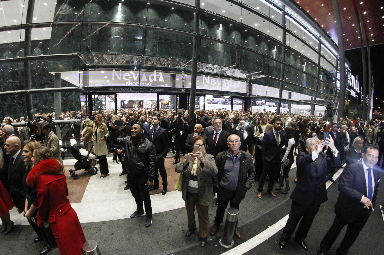 Fiesta en Granada por la apertura del Nevada