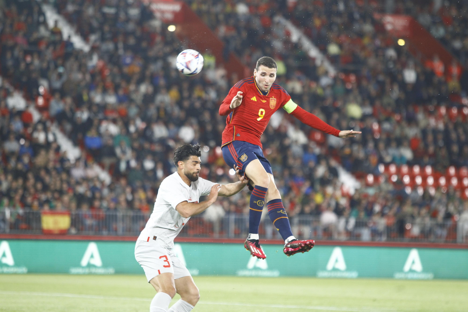 Imágenes del partido de fútbol amistoso entre las selecciones de España y Suiza Sub 21, disputado en Almería