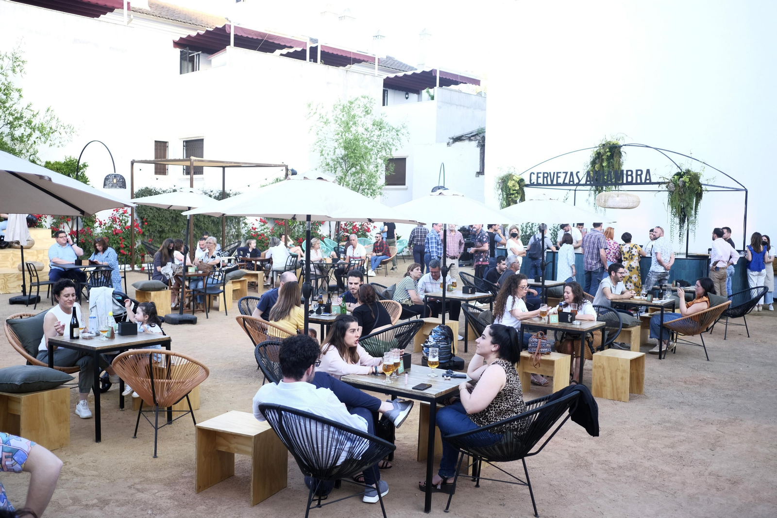 La presentación del Jardín Cervezas Alhambra de Córdoba, en imágenes