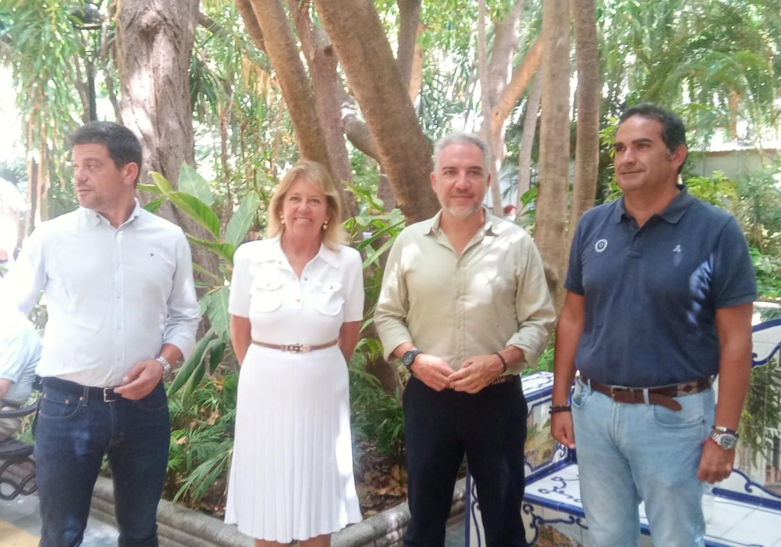 La visita de Elías Bendodo a Marbella.