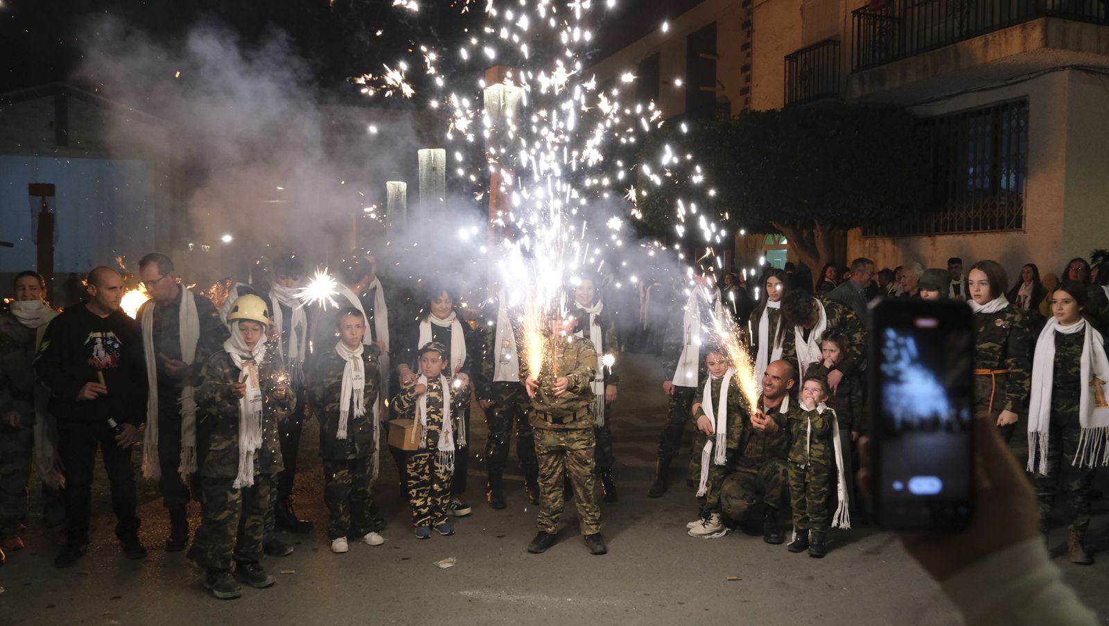 Imágenes de la procesión y carretillas de Cantoria