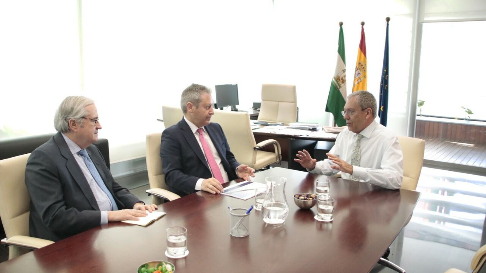 Rogelio Velasco, con Alberto Gutiérrez, presidente de Airbus España