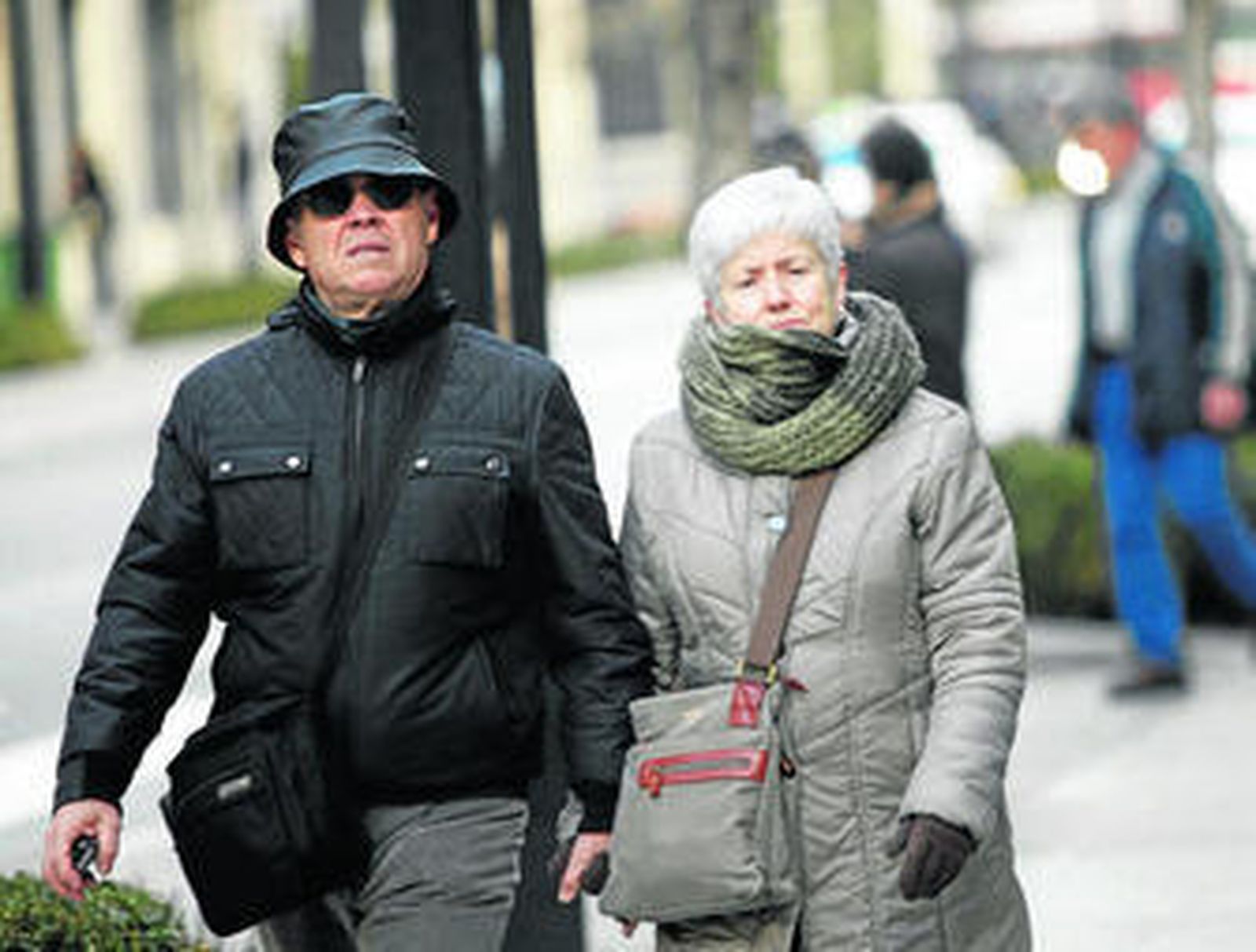 El frío y el viento marcaron la jornada de ayer en la capital.