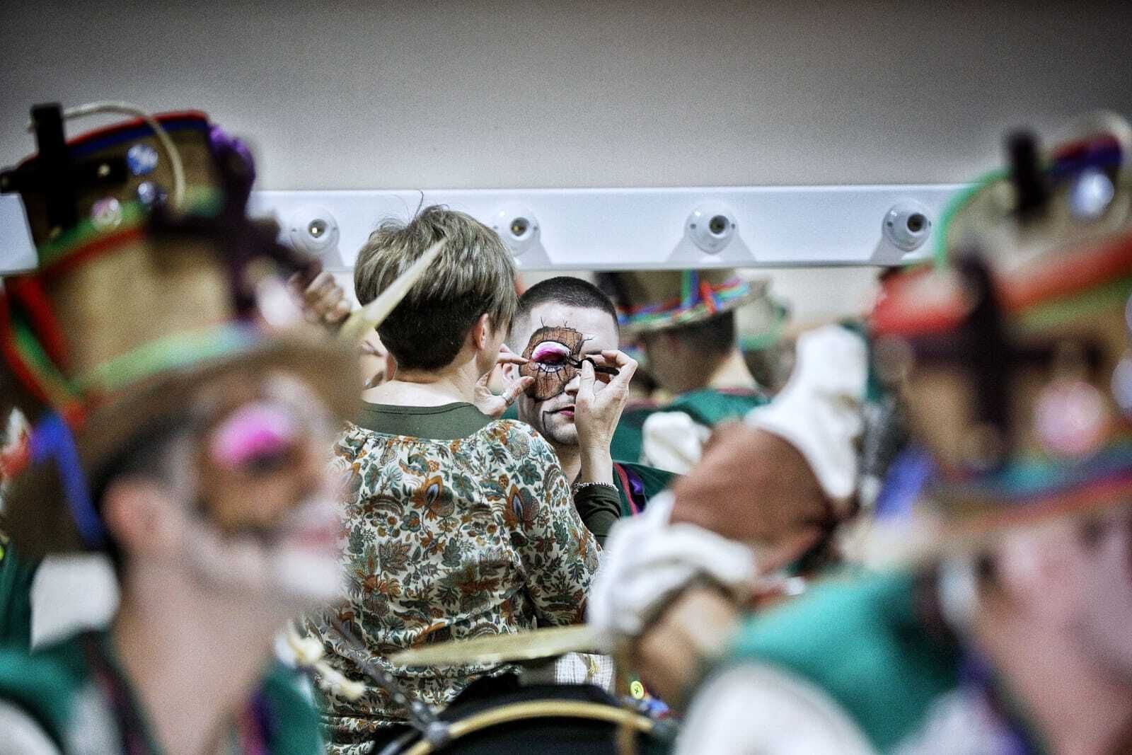 Comparsa 'Los manipulaos'