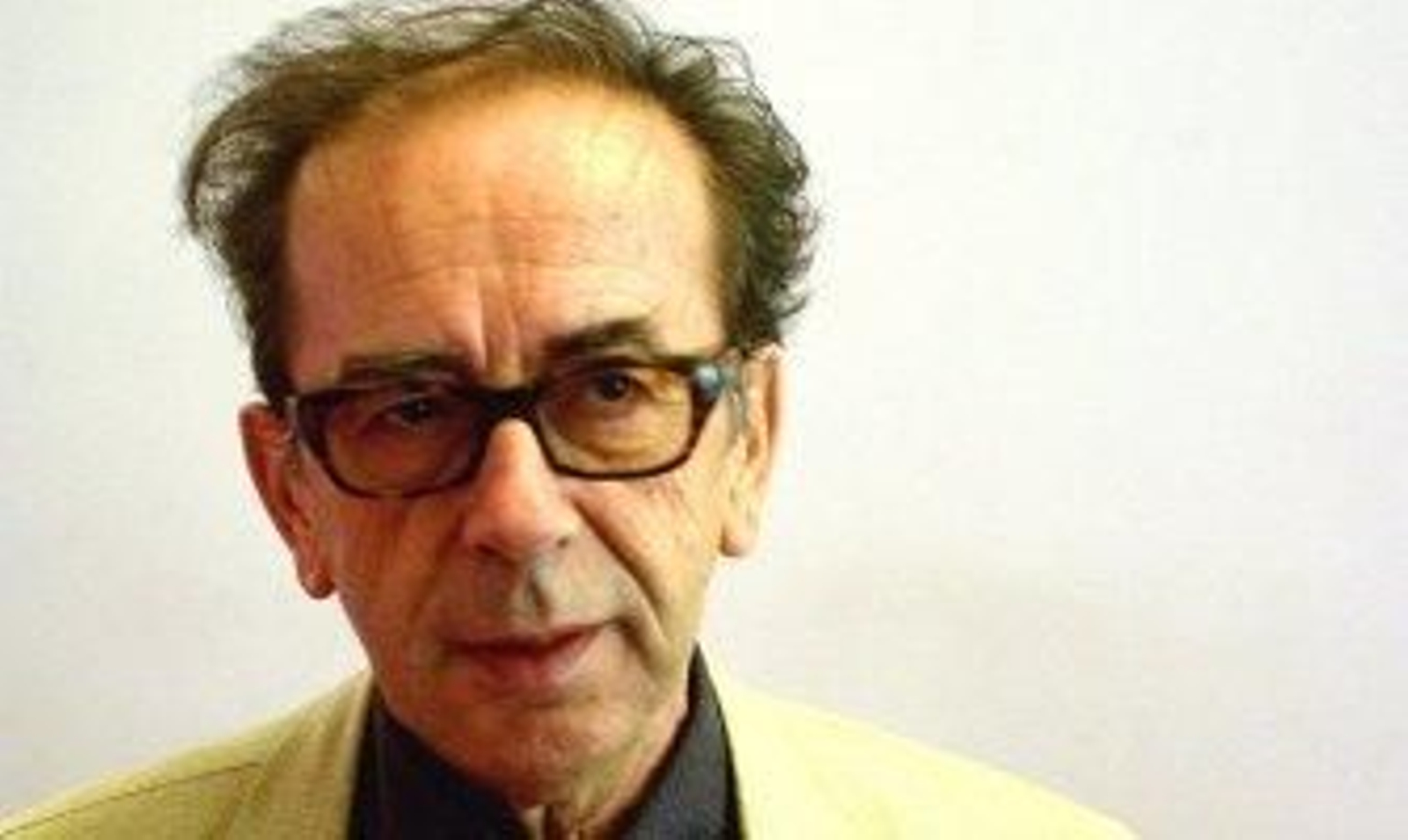 Kadaré, un escritor albanés comprometido