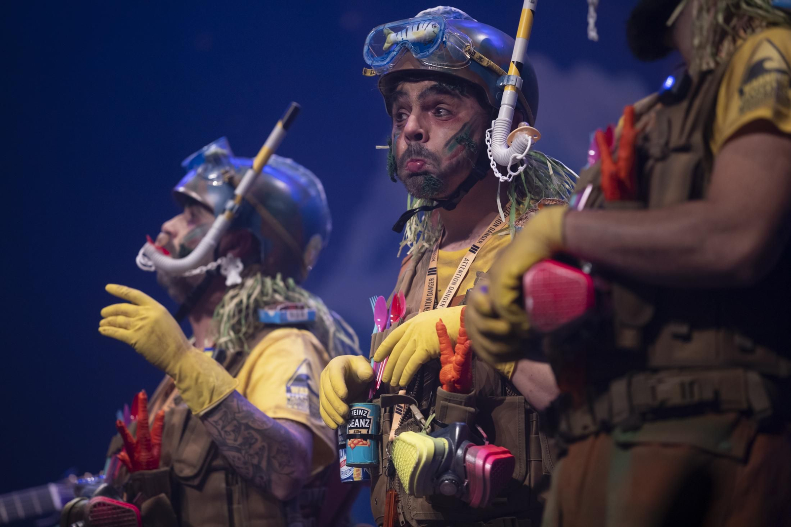 Imágenes de la actuación de la murga de Huelva "No te vayas a espantar. El juicio final" en el Carnaval Colombino