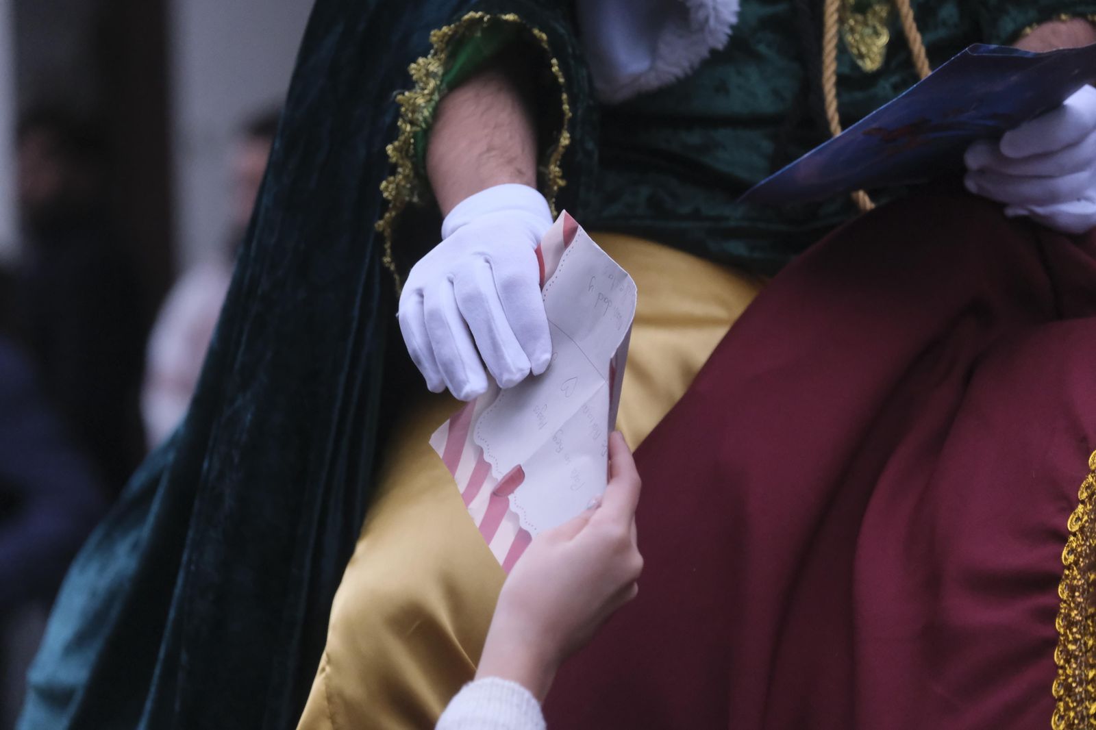 El Cartero Real de Córdoba recoge las ilusiones de los más pequeños, en imágenes