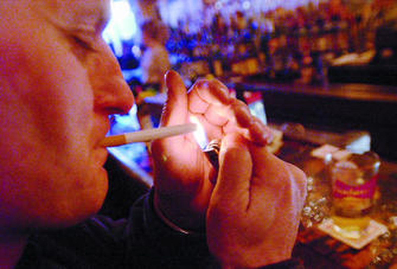 Los hábitos saludables en el entorno social facilitan dejar de fumar.