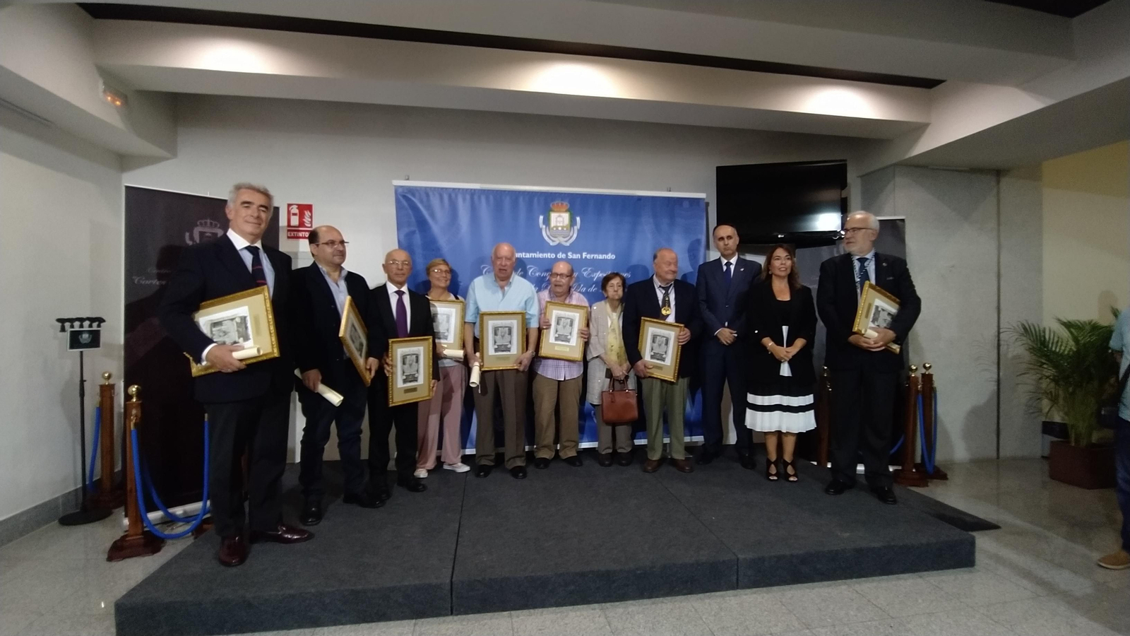 Homenaje a los hermanos más antiguos de la Soledad en San Fernando