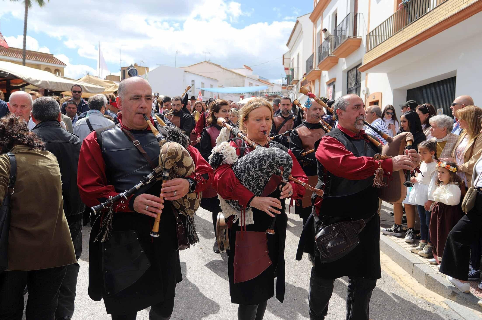 Imágenes del gran ambiente en la Feria Medieval de Palos de la Frontera, Huelva