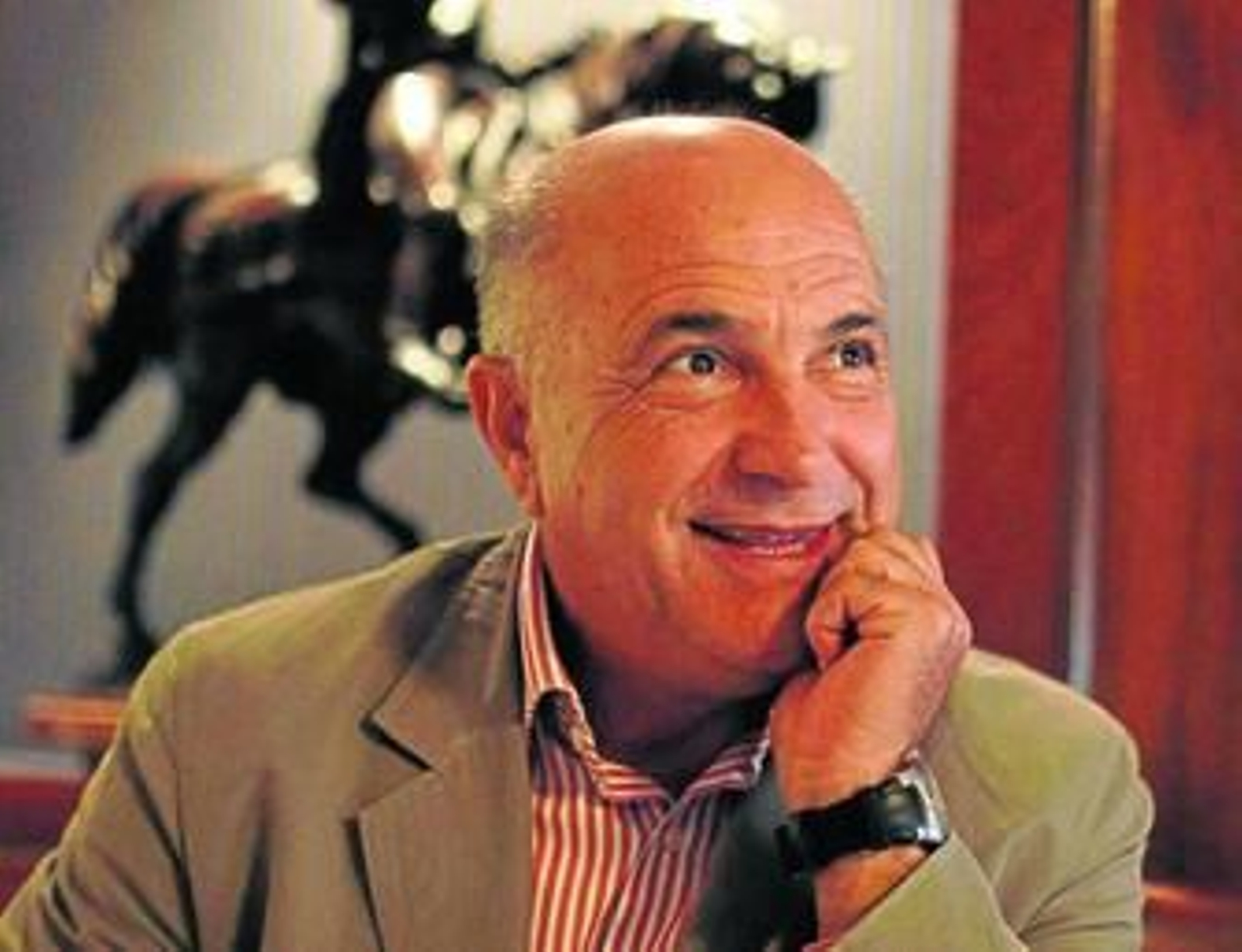 El tenor Joaquín Pixán formará parte del catálogo cultural que la Aecid prepara para las embajadas españolas.