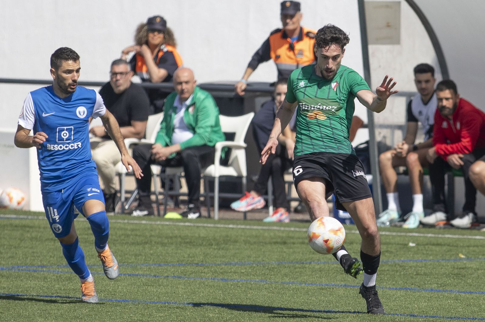 El encuentro este domingo entre el Huétor Vega y El Palo.