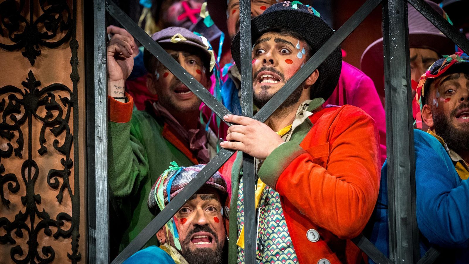 Búscate entre las mejores imágenes de la sexta sesión de cuartos de final del COAC 2025