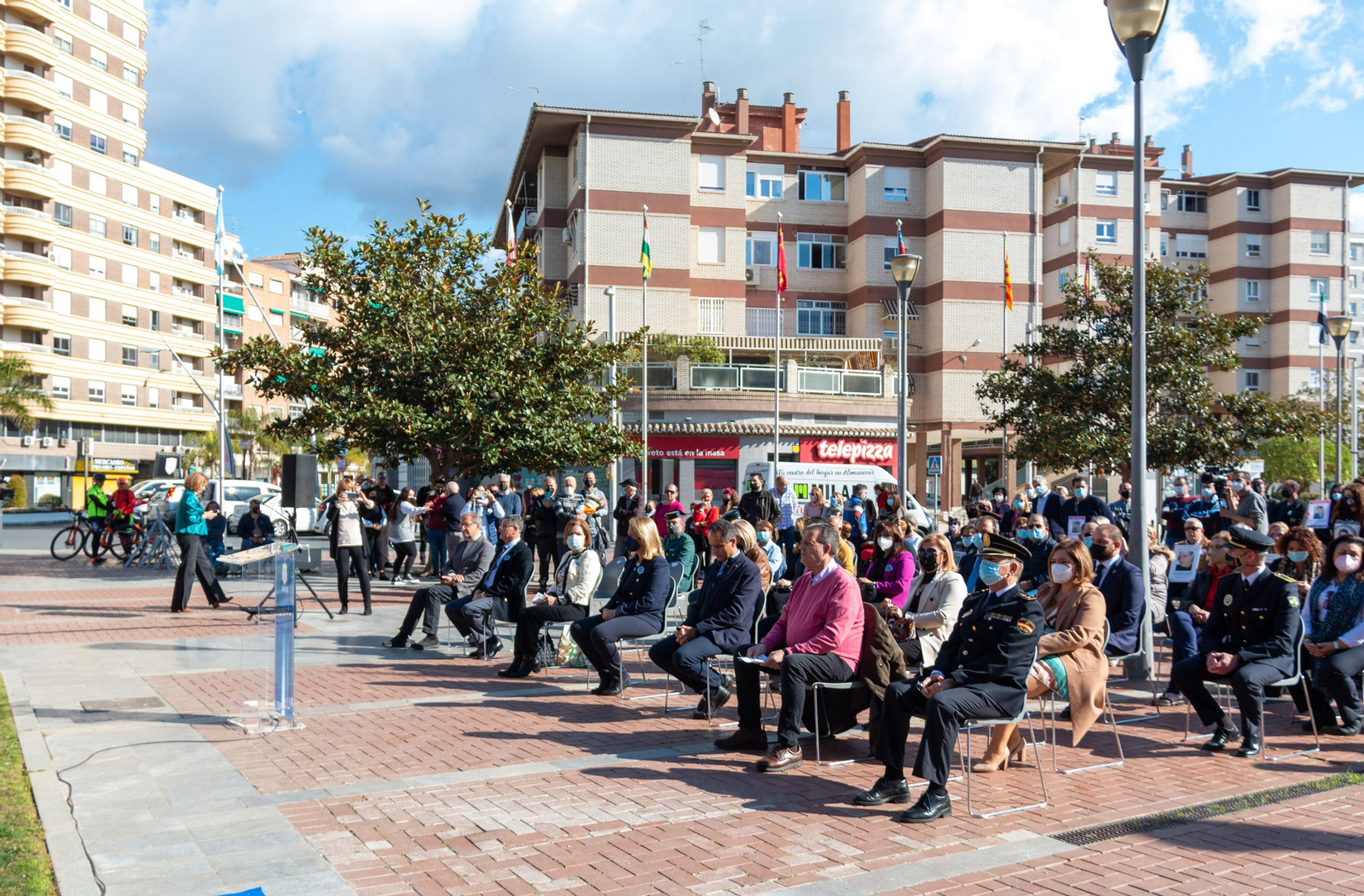 Motril realiza un homenaje para recordar a María Teresa, la joven desaparecida en 2000, y a personas desaparecidas en todo el país