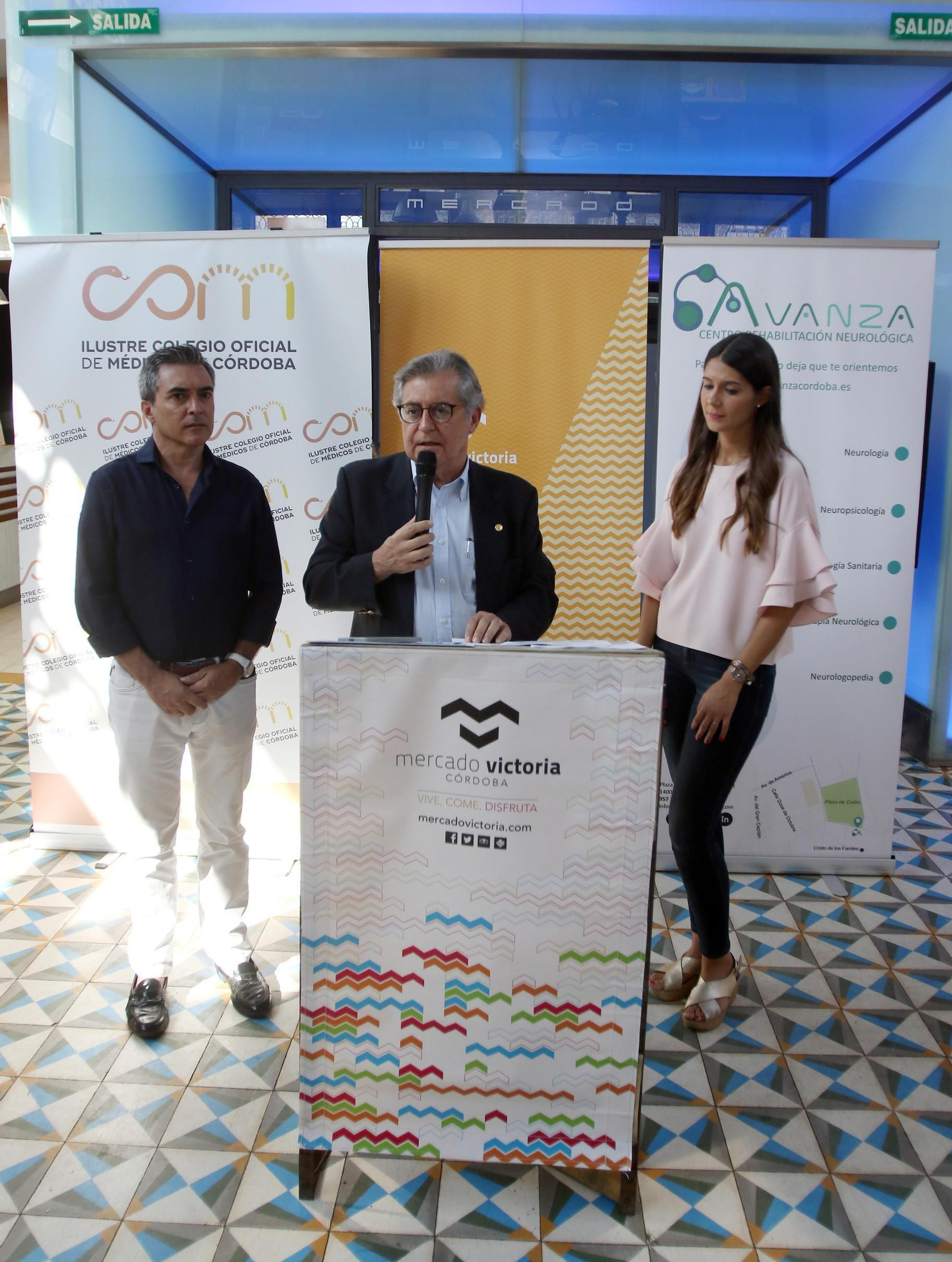 Mulero, Galán y Panadero, ayer en el Mercado Victoria.