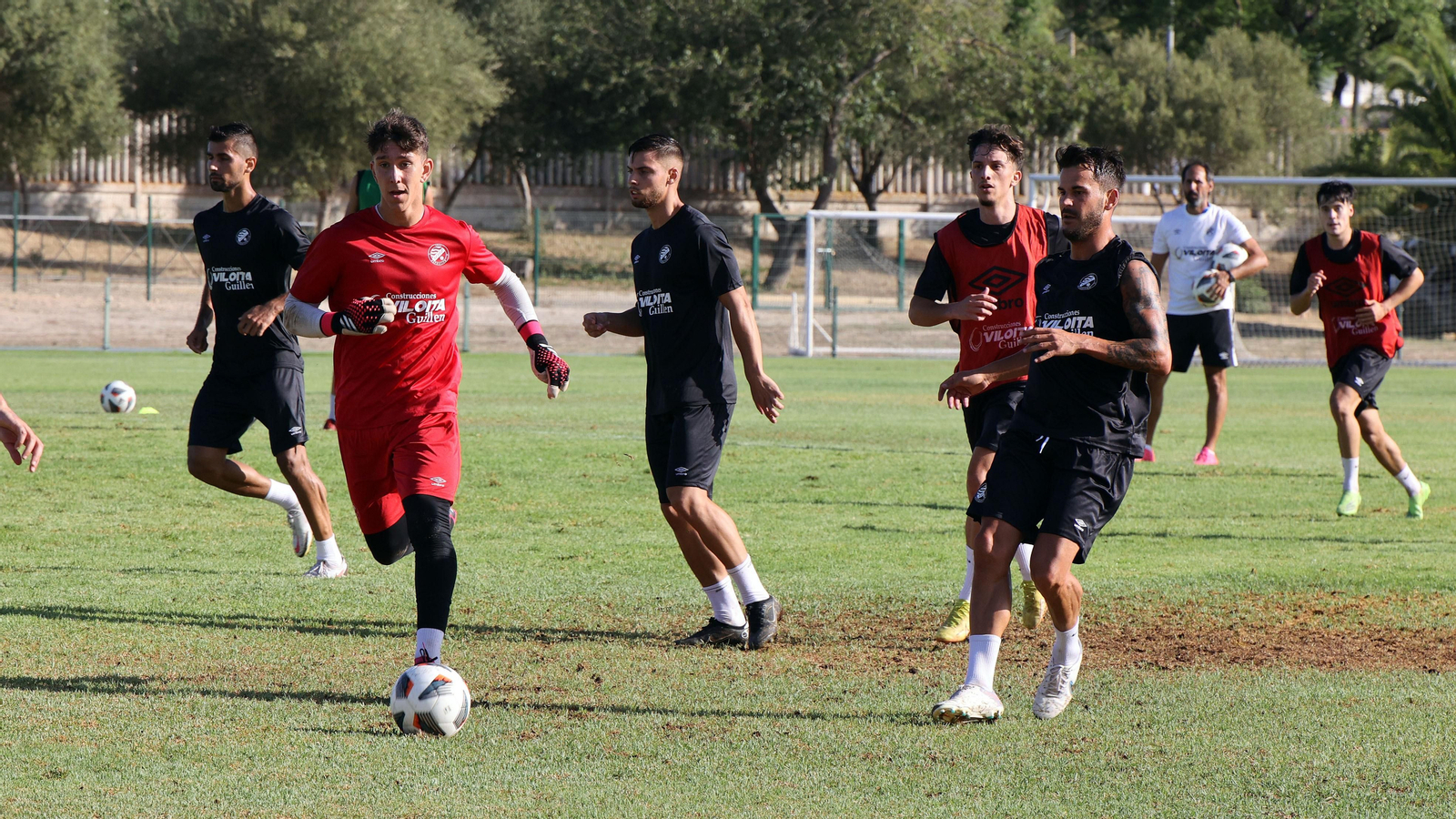 Imágenes del primer entrenamiento de pretemporada del Xerez DFC