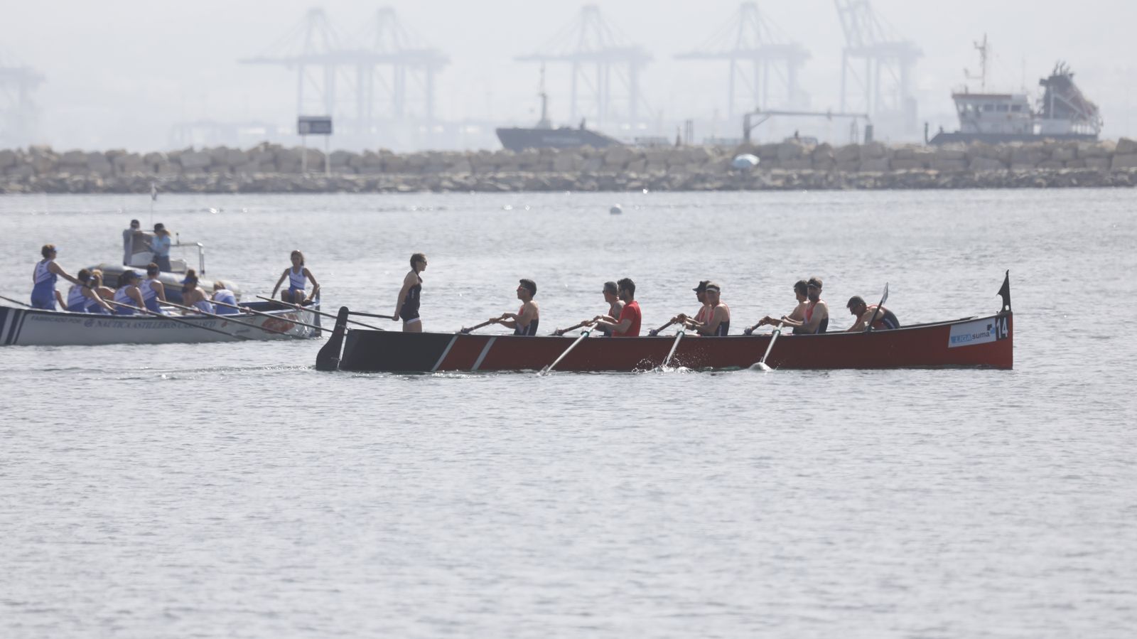Las fotos de la primera jornada del Campeonato de España de remo en banco fijo LLaut de La Línea