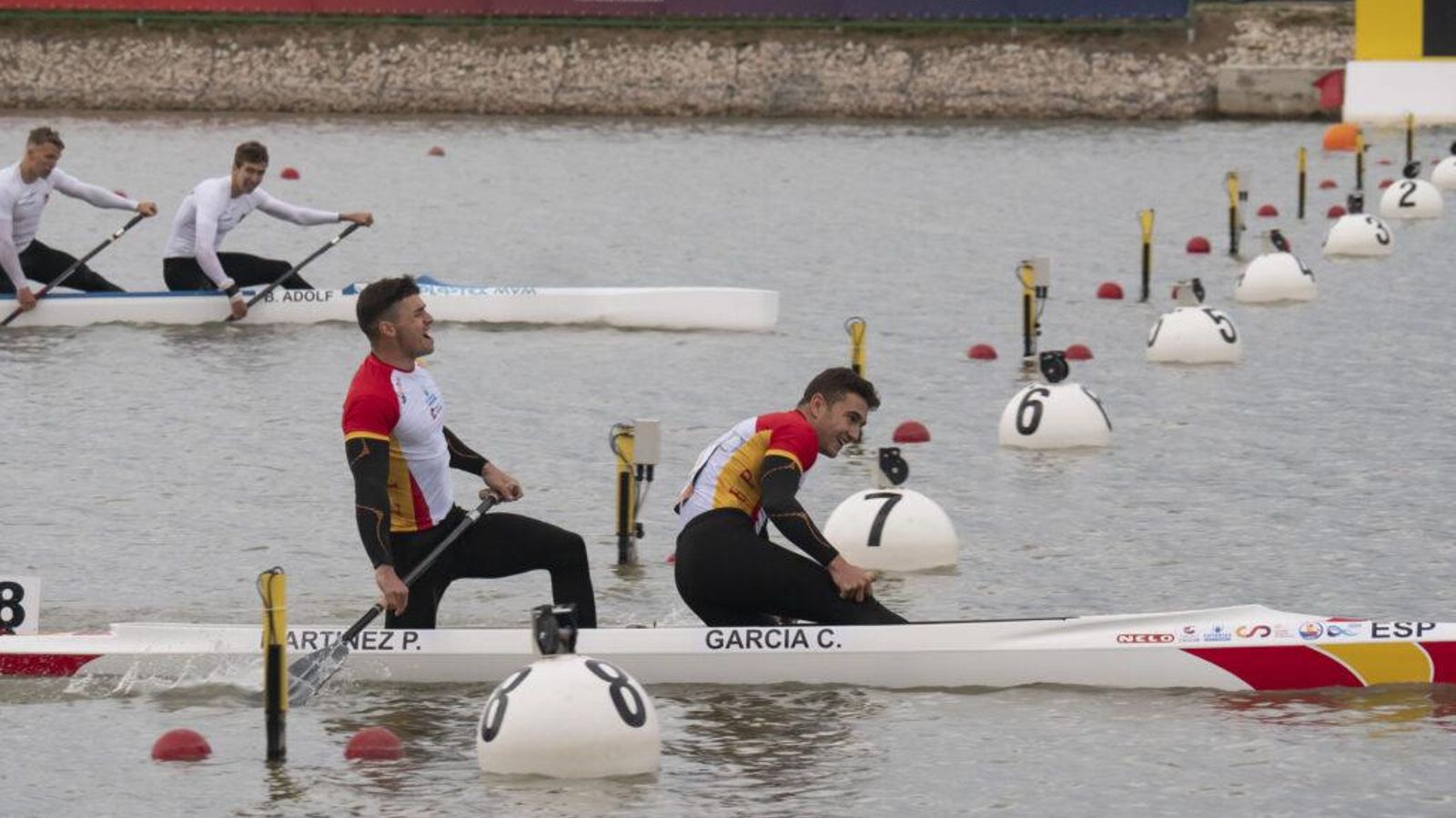 La felicidad absoluta en la entrada a la meta.