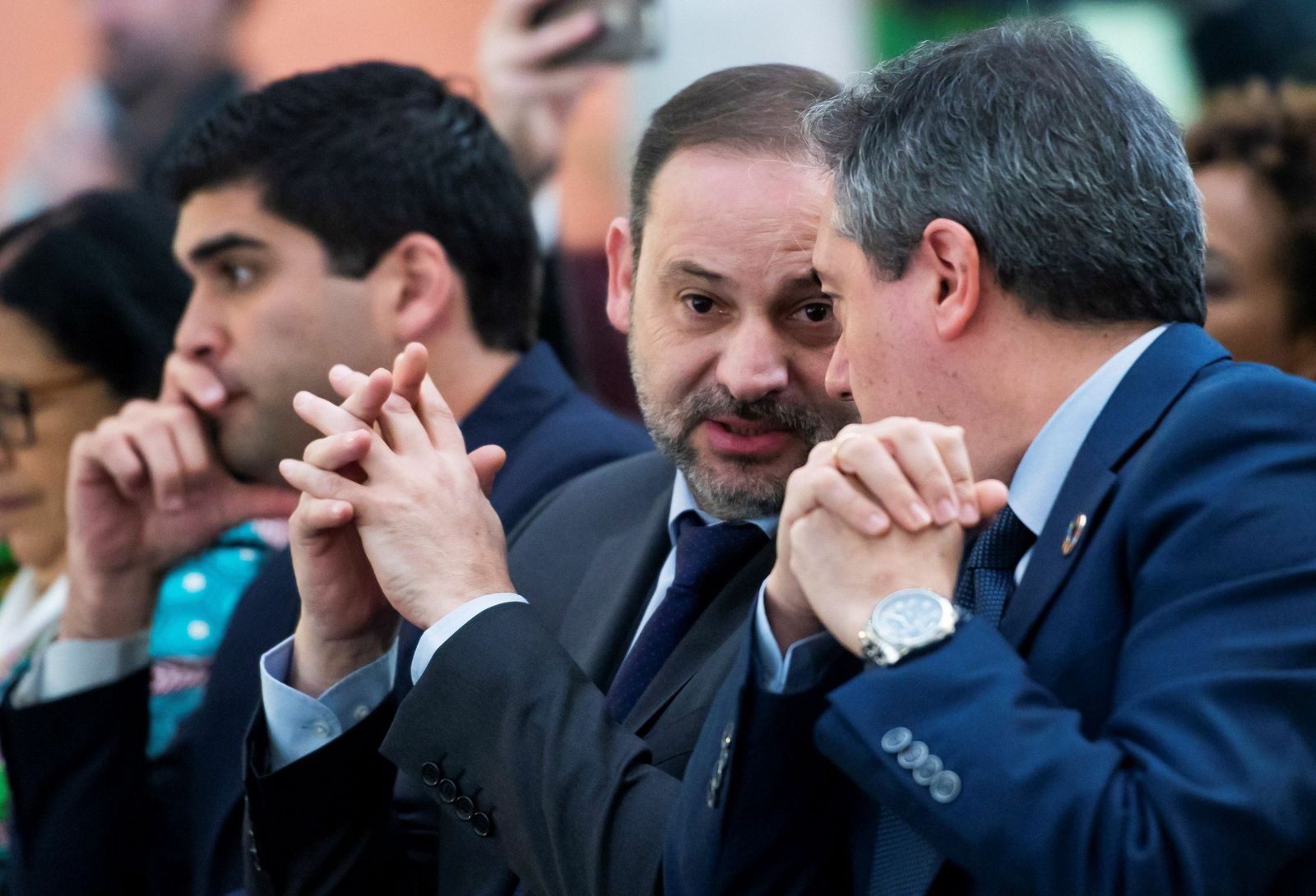 El ministro José Luis Ábalos y el alcalde de Sevilla Juan Espadas, el 26 de febrero en la jornada ONU Hábitat.