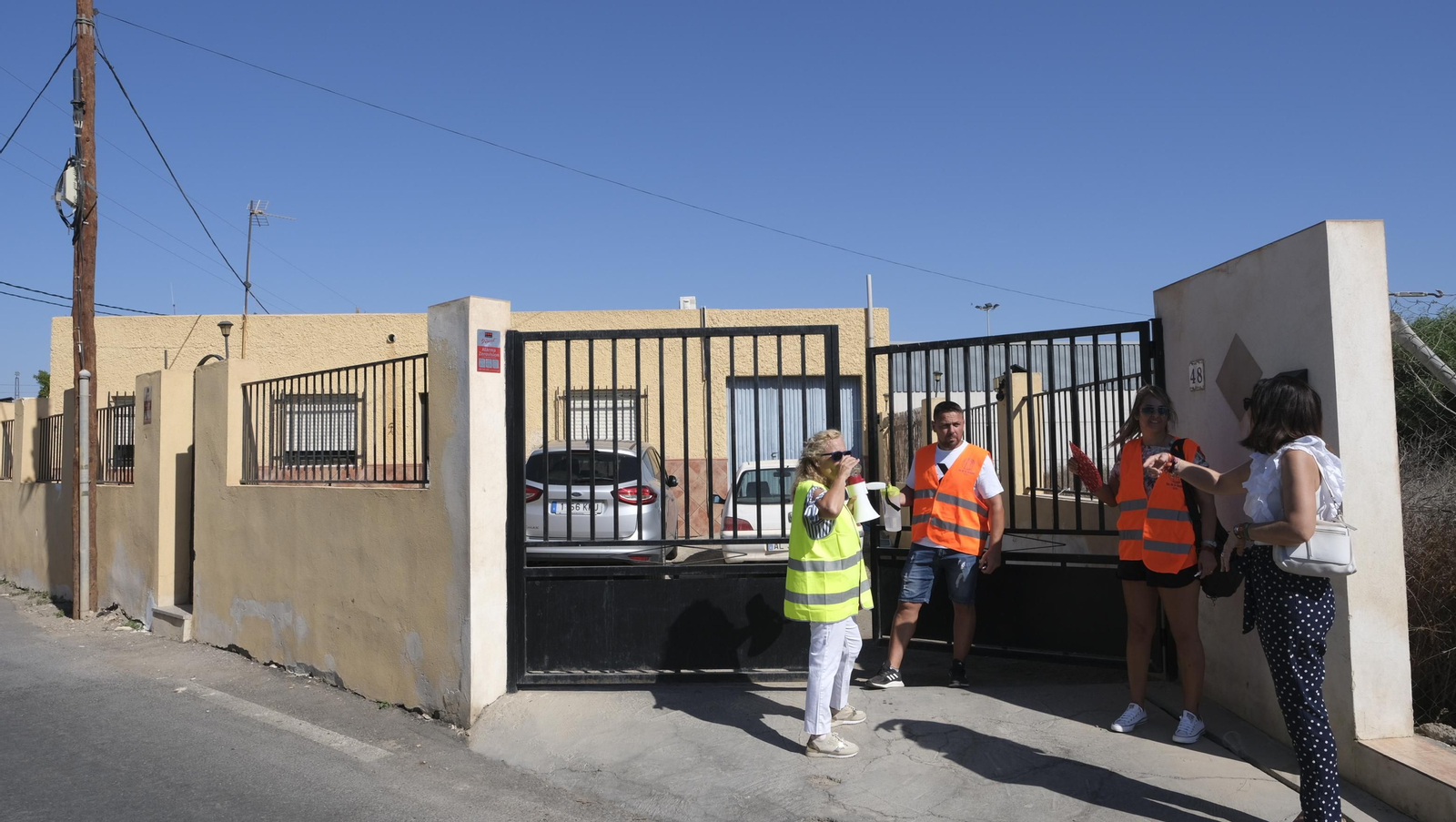 Protestas de los vecinos de los cortijos de La Cañada por la falta de iluminación