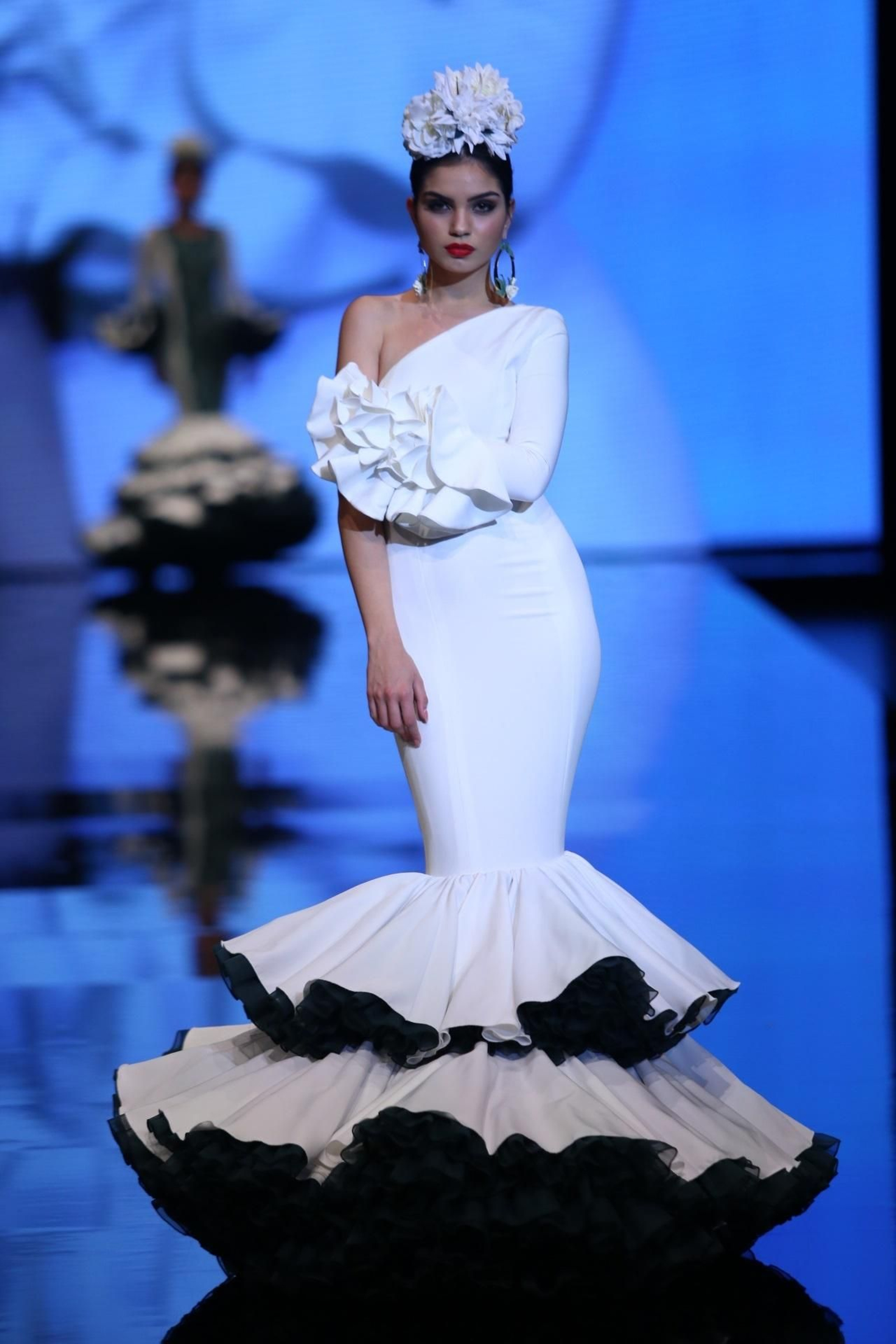 El traje de flamenca blanco y sus versiones más bonitas de esta temporada