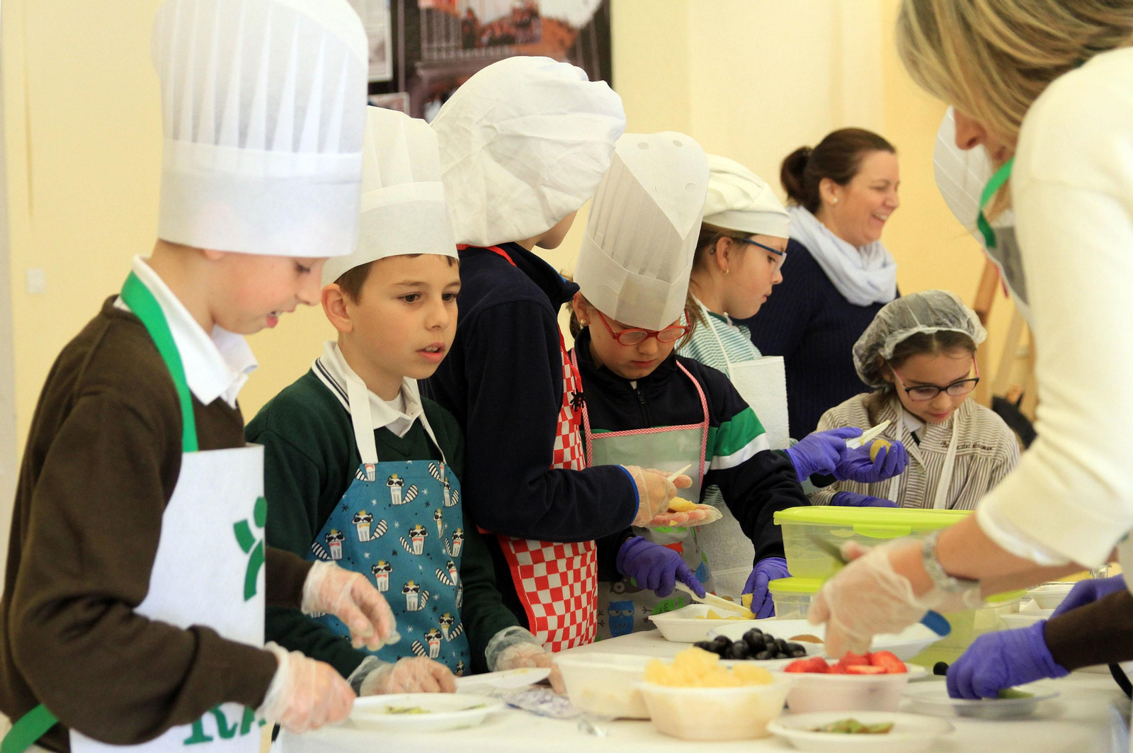 Imágenes del "Masterchef" realizado en las Teresianas con motivo de la celebración del 28-F