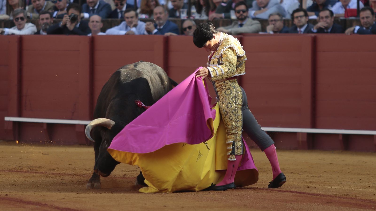 Las imágenes de la corrida del lunes de Feria