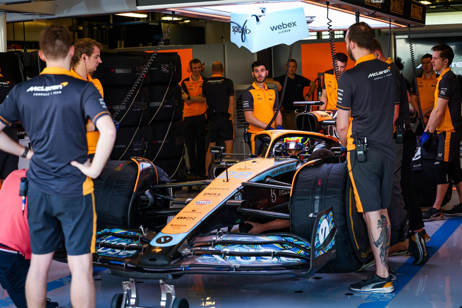 Las escuderías de  Fórmula uno se prueban tras el fin de temporada