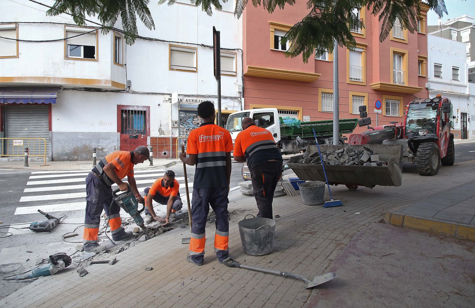 Las obras en la calle María Auxiliadora de Algeciras, en imágenes