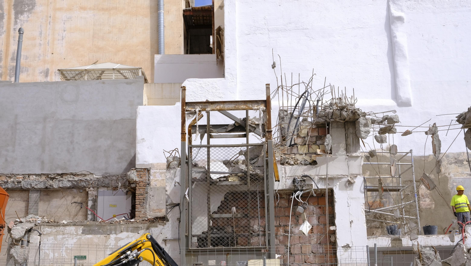 Las mejores imágenes del edificio de Correos demolido