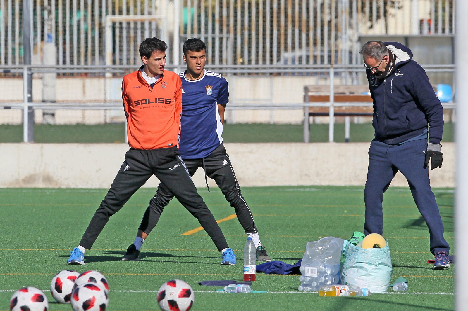 Carlos Sanjuán, junto a Amin en un entrenamiento en La Granja, es la principal novedad en la convocatoria.