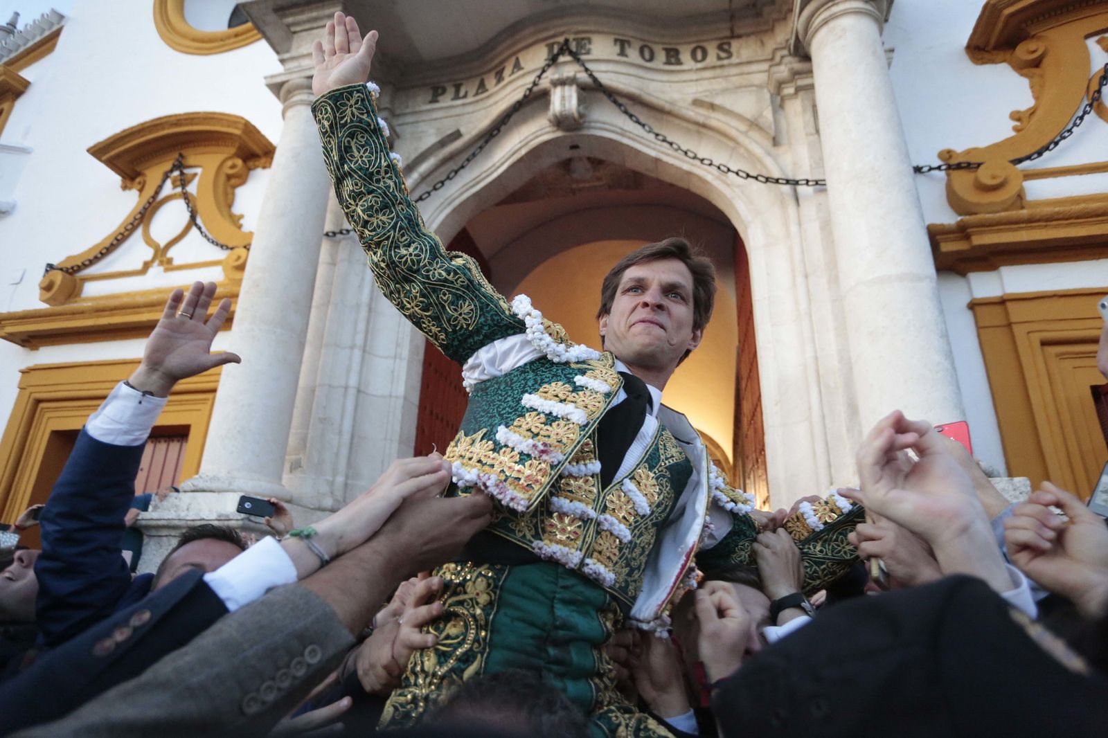 Las imágenes de la octava de abono en la Real Maestranza de Sevilla