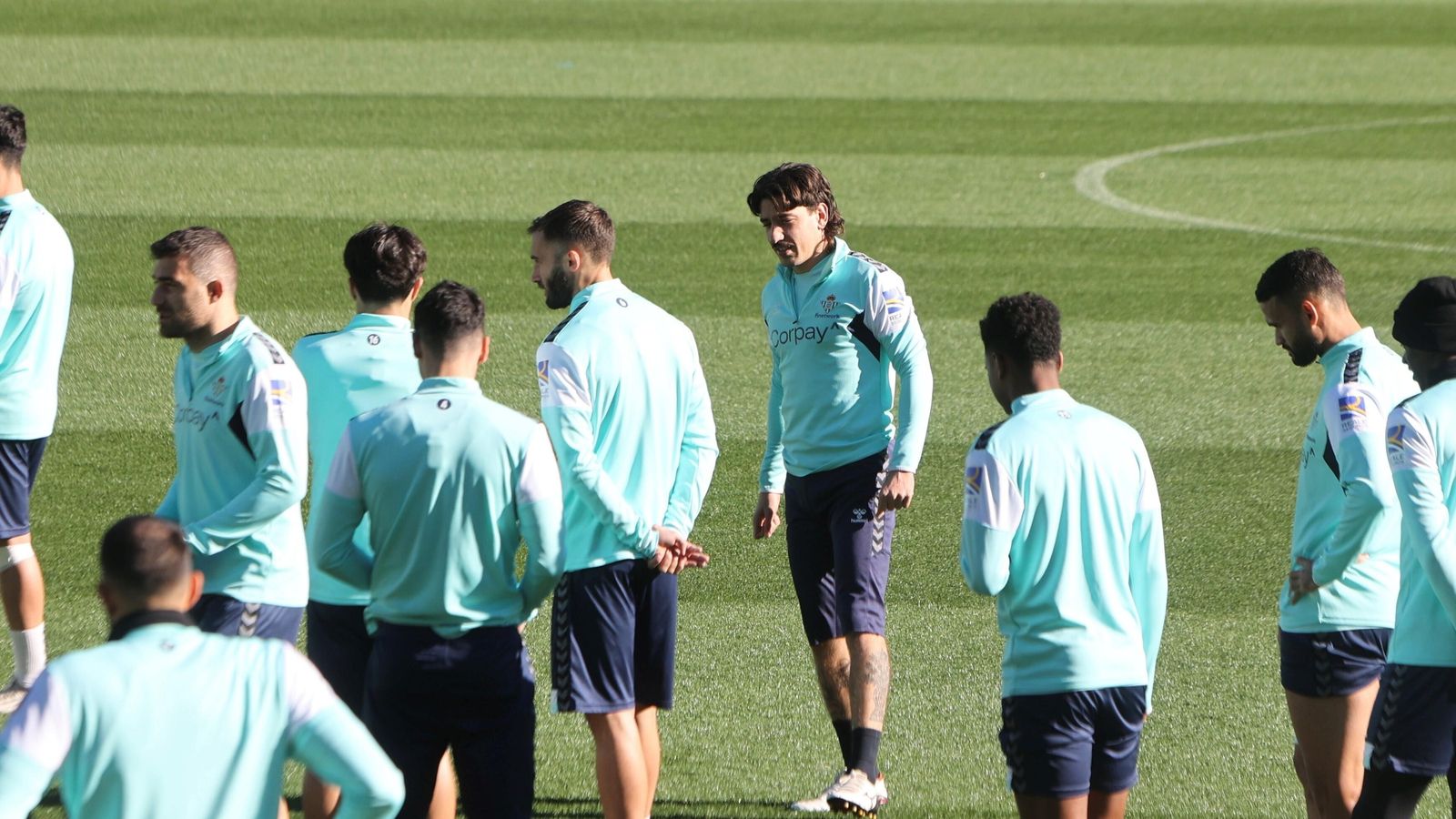 Bellerín, en el entrenamiento matinal de este sábado.
