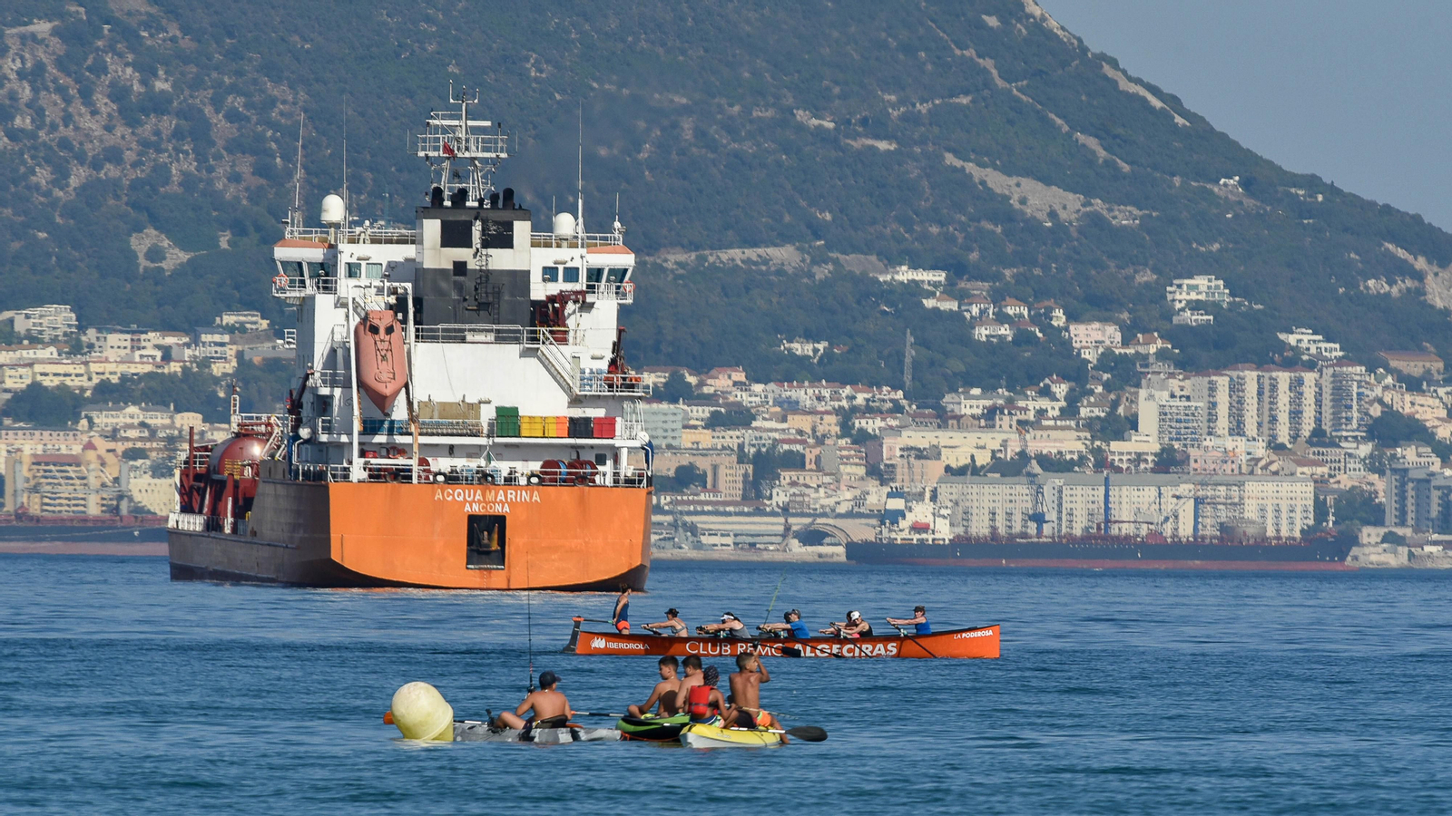 Fotos de la tarde en la playa del El Rinconcillo en plena ola de calor