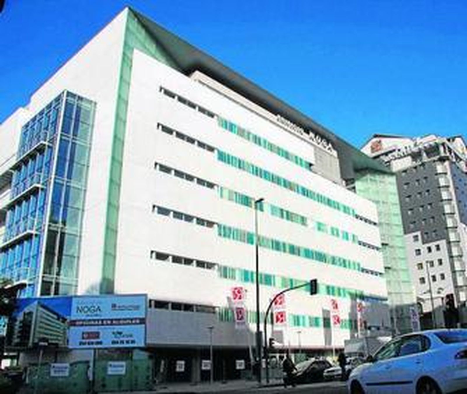 El edificio Noga, que alberga a numerosos juzgados de Sevilla.