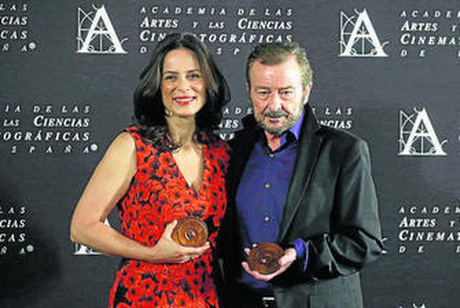 Aitana Sánchez-Gijón y Juan Diego, ayer en Madrid.